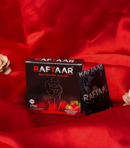 RAFTAAR Strawberry Flavored Condoms